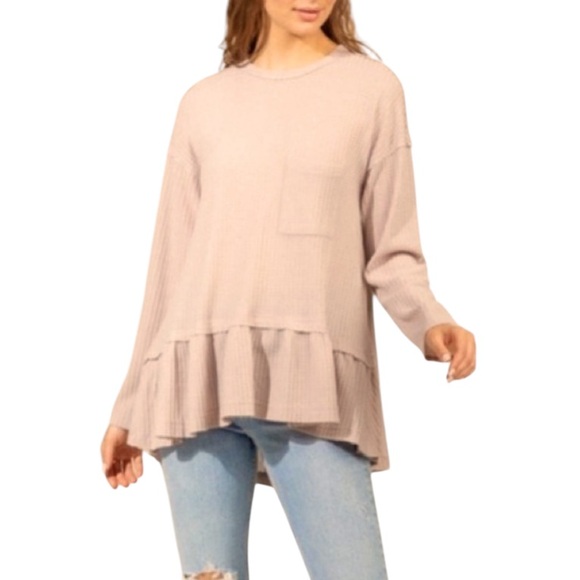 🐞🐞🐞Boutique Nude waffle knit ruffle hem top - Picture 4 of 8